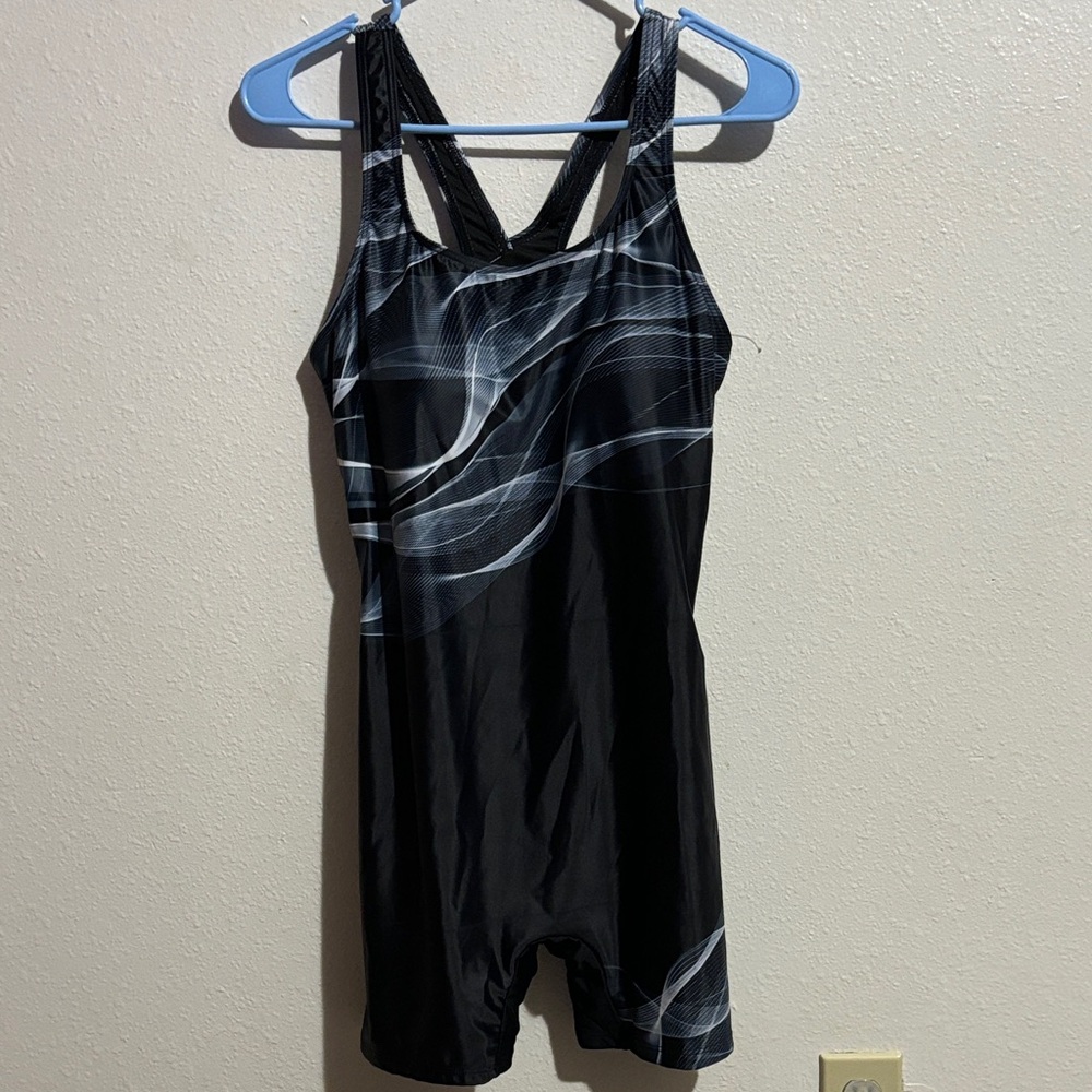 Black & White Women’s One-Piece Swim Suit with Graphic Wave Detail